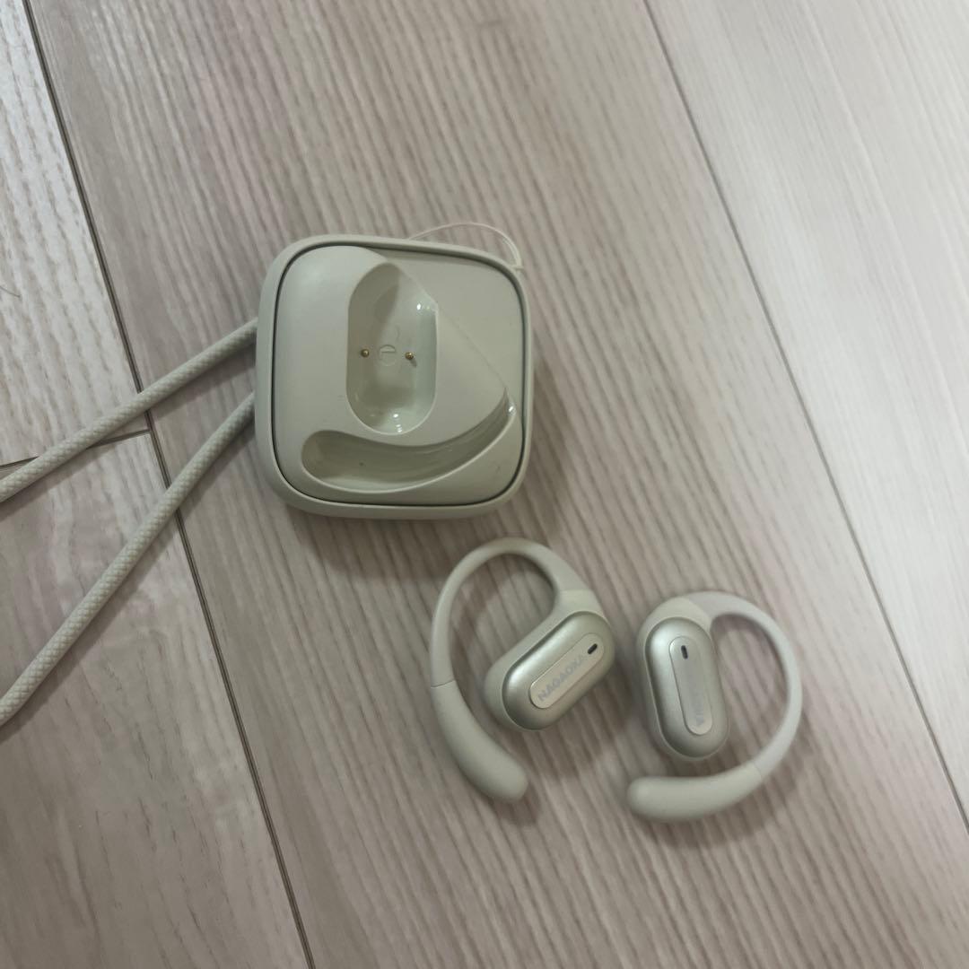 ホワイト ワイヤレスイヤホン 充電ケース付き 耳掛けイヤホン