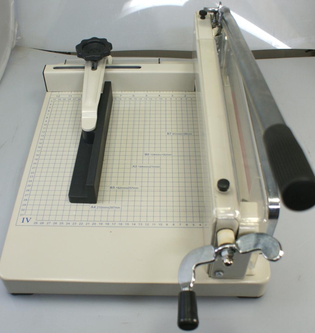 PLATA 大型ペーパー裁断機 カッター　PC009