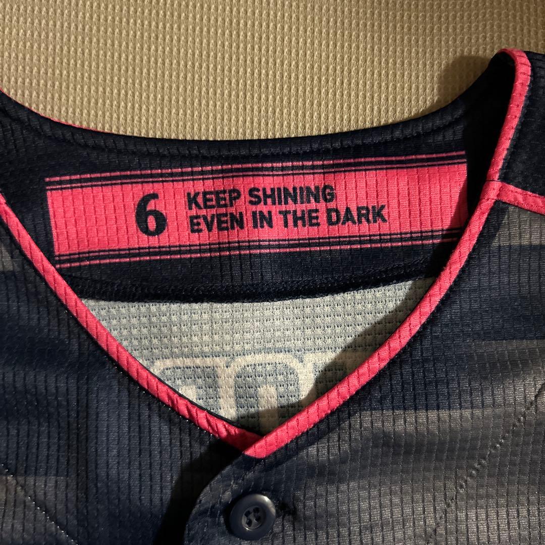 横浜DeNAベイスターズ　限定ユニフォーム 森　敬斗　選手　　背番号　６