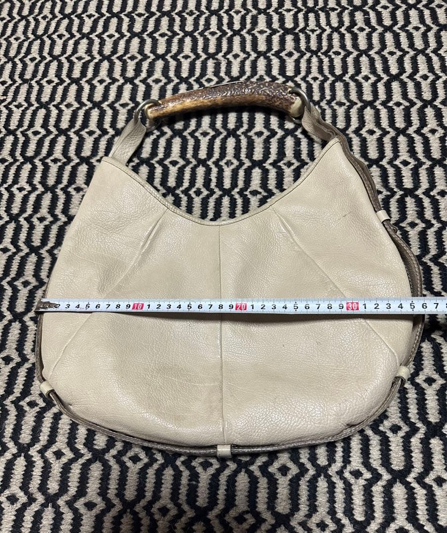 イブサンローランMOMBASAモンバサバッグベージュ革ショルダー希少トムフォード