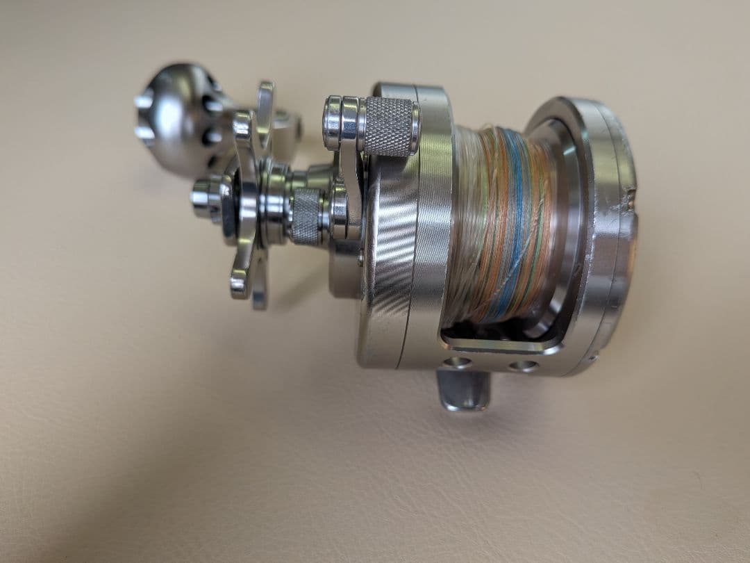 ダイワ　ソルティガZ 20L 左ハンドル