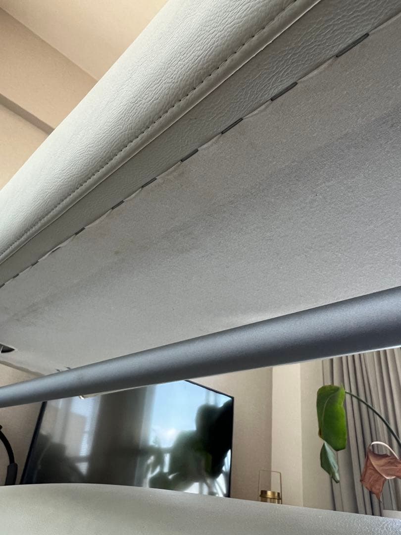 2/8まで　センプレ　フローティングソファSEMPRE ホワイトレザー　1人掛け