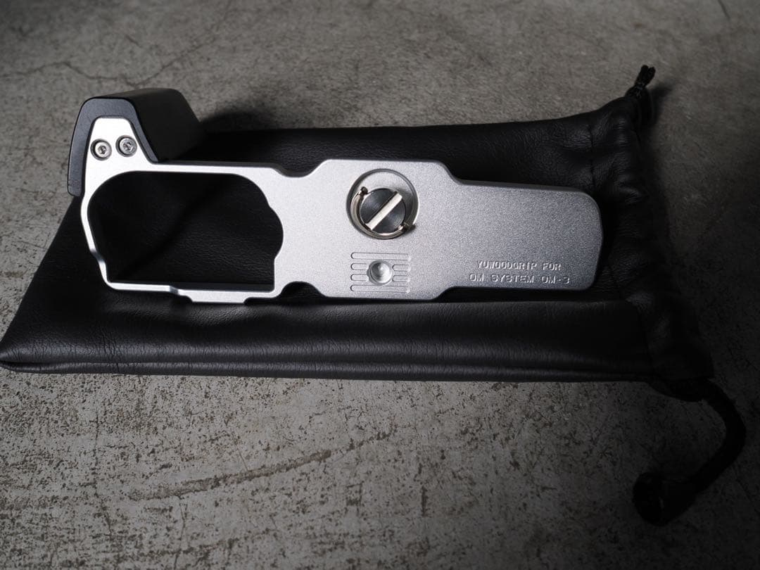 さ*こ様 カメラハンドグリップ　OM-3用