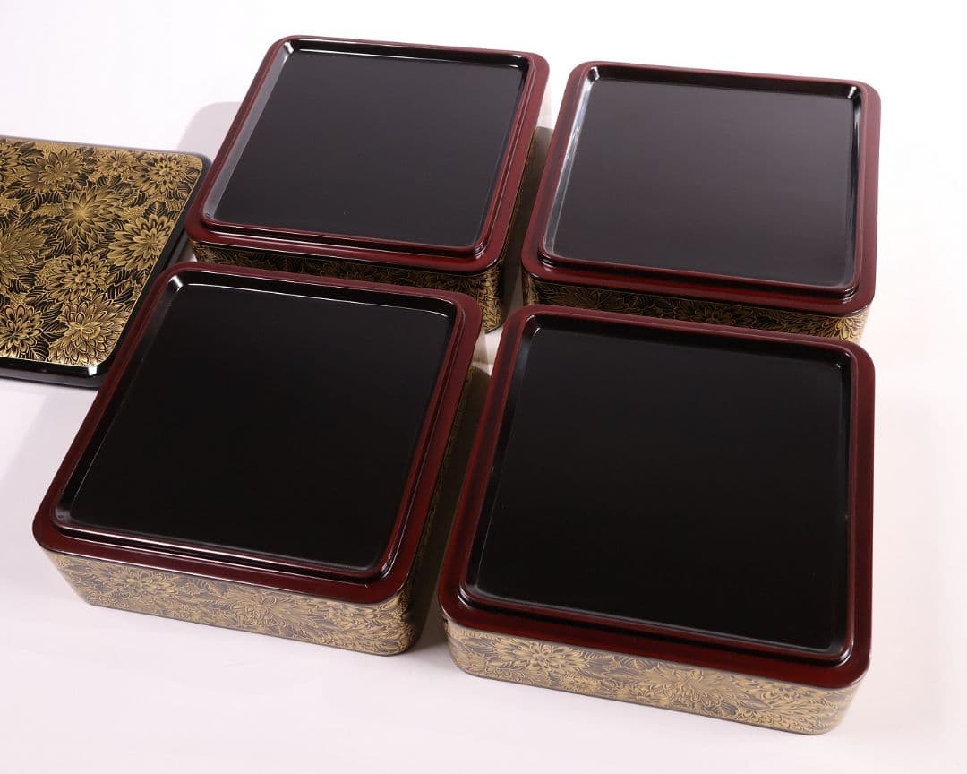 【MB54】輪島塗 沖与謹製 沈金 菊尽くし 四段重箱 共箱 共布 木製漆器