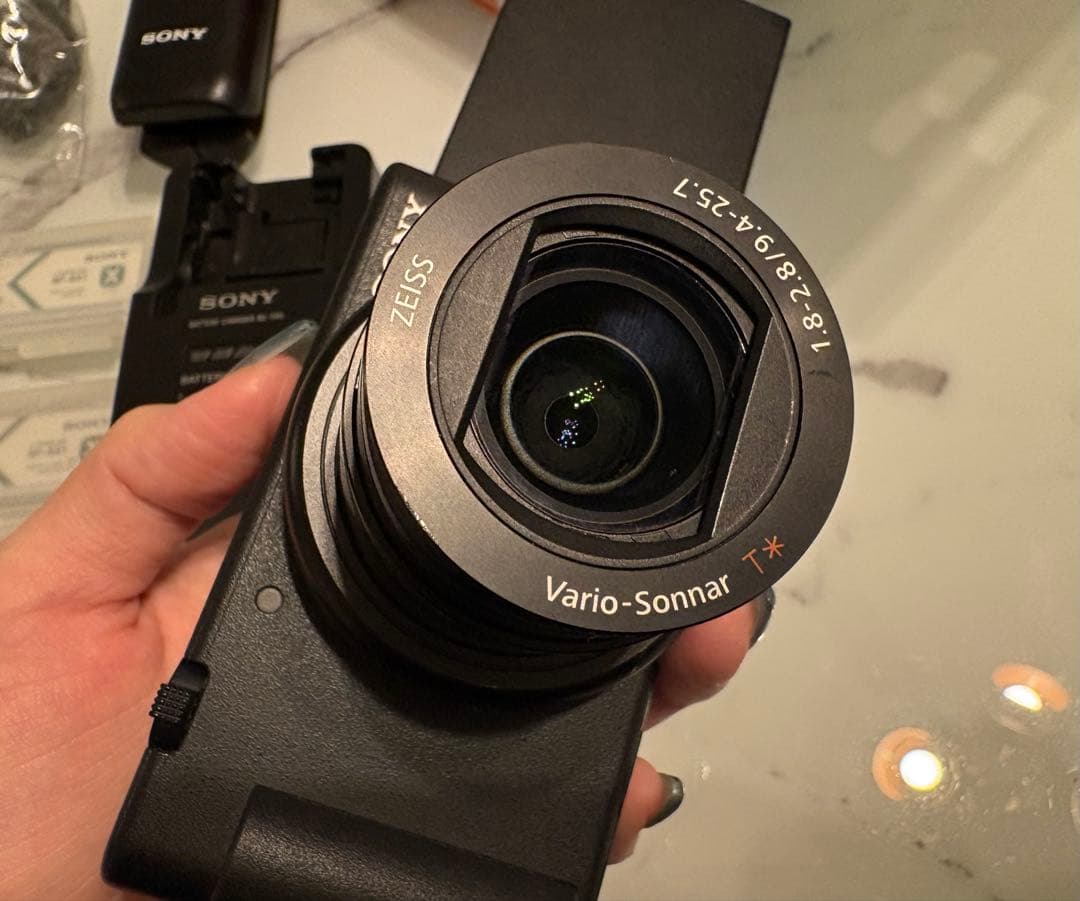 Sony ZV-1 デジタルカメラ 本体と付属品