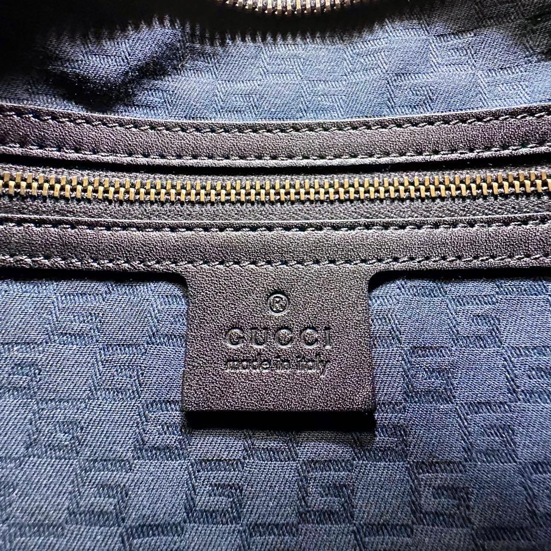 GUCCI ヴィンテージ レザー 編み込みハンドル ブラック ショルダーバッグ