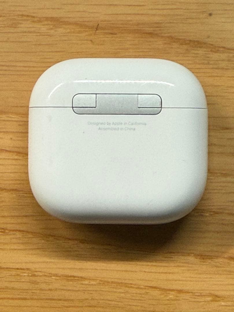 AirPods 4 (ANC) 本体　ノイズキャンセリング搭載