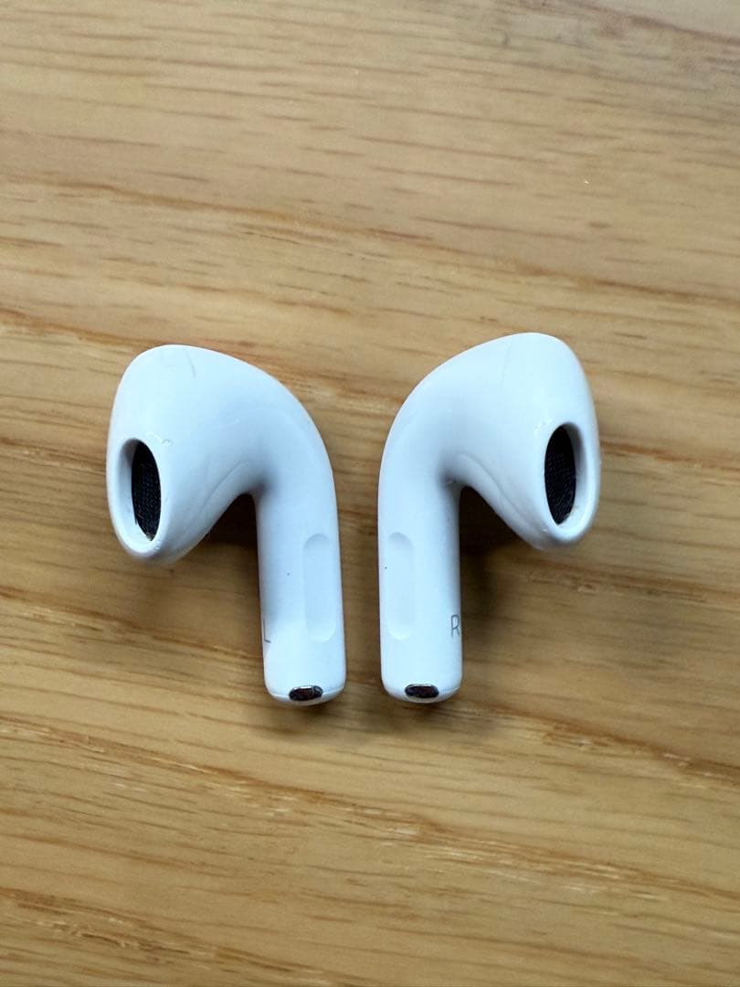 AirPods 4 (ANC) 本体　ノイズキャンセリング搭載
