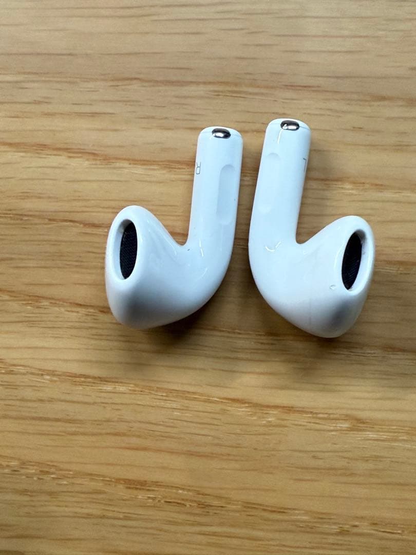 AirPods 4 (ANC) 本体　ノイズキャンセリング搭載