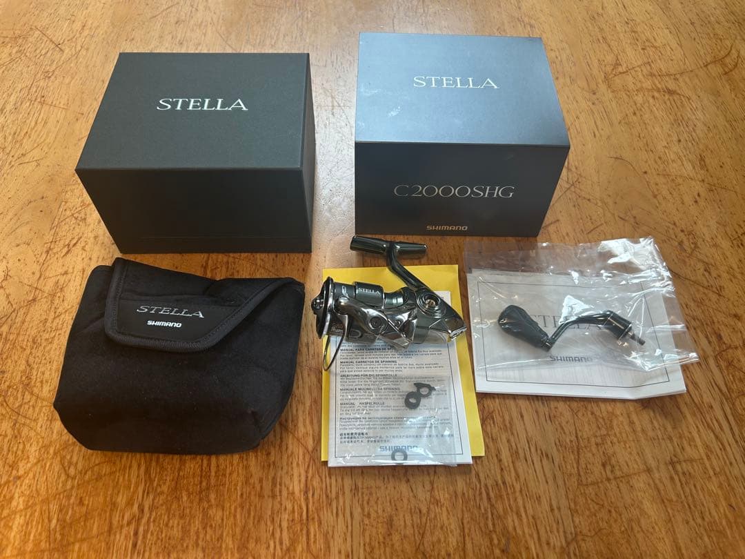 未使用品　22 STELLA スピニングリール ステラ　C2000SHG