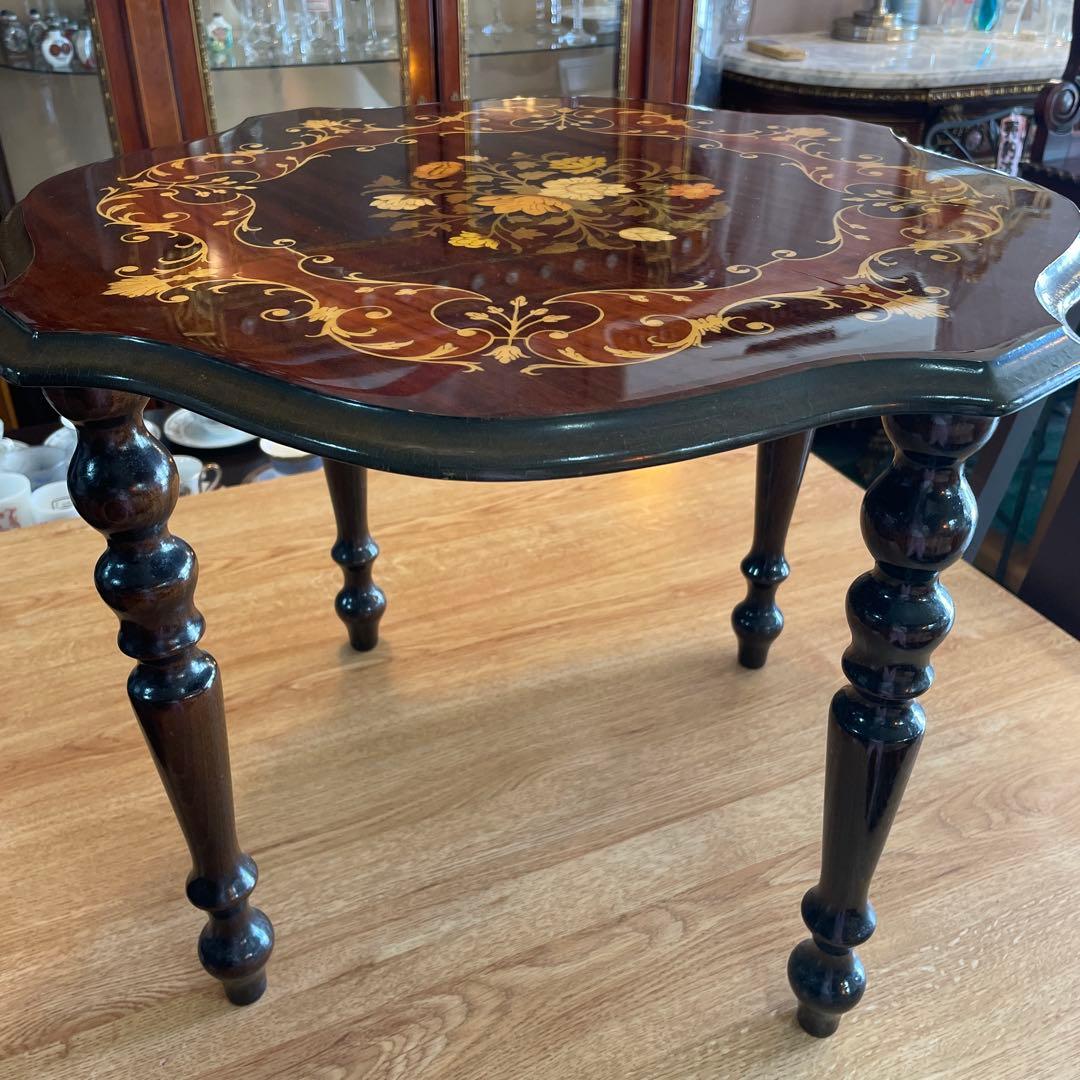 イタリア製アンティーク・象嵌細工のテーブル