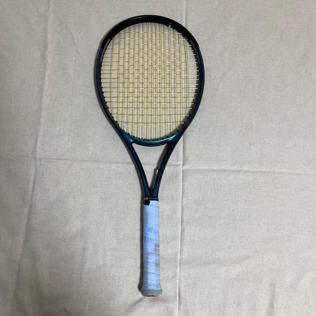 ② Wilson Ultra 100L V4 G2テニスラケット 専用ケース付き