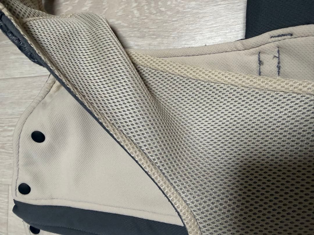 bebe swan メッシュ抱っこ紐　グレー