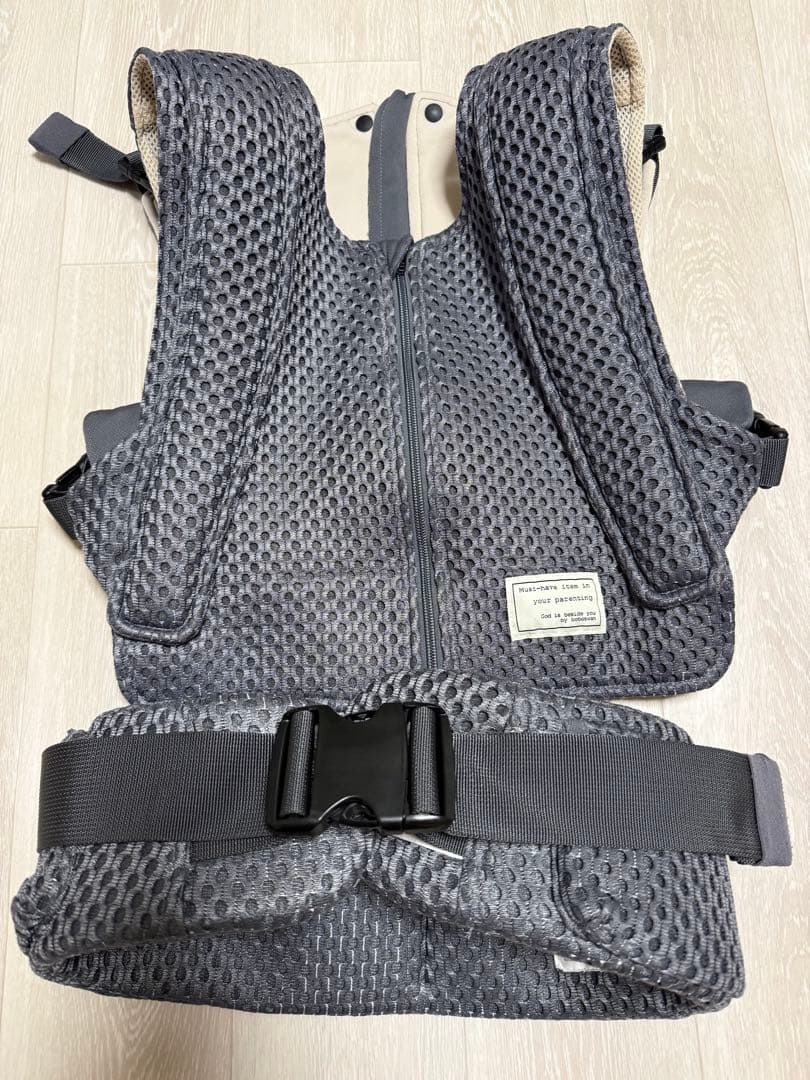 bebe swan メッシュ抱っこ紐　グレー