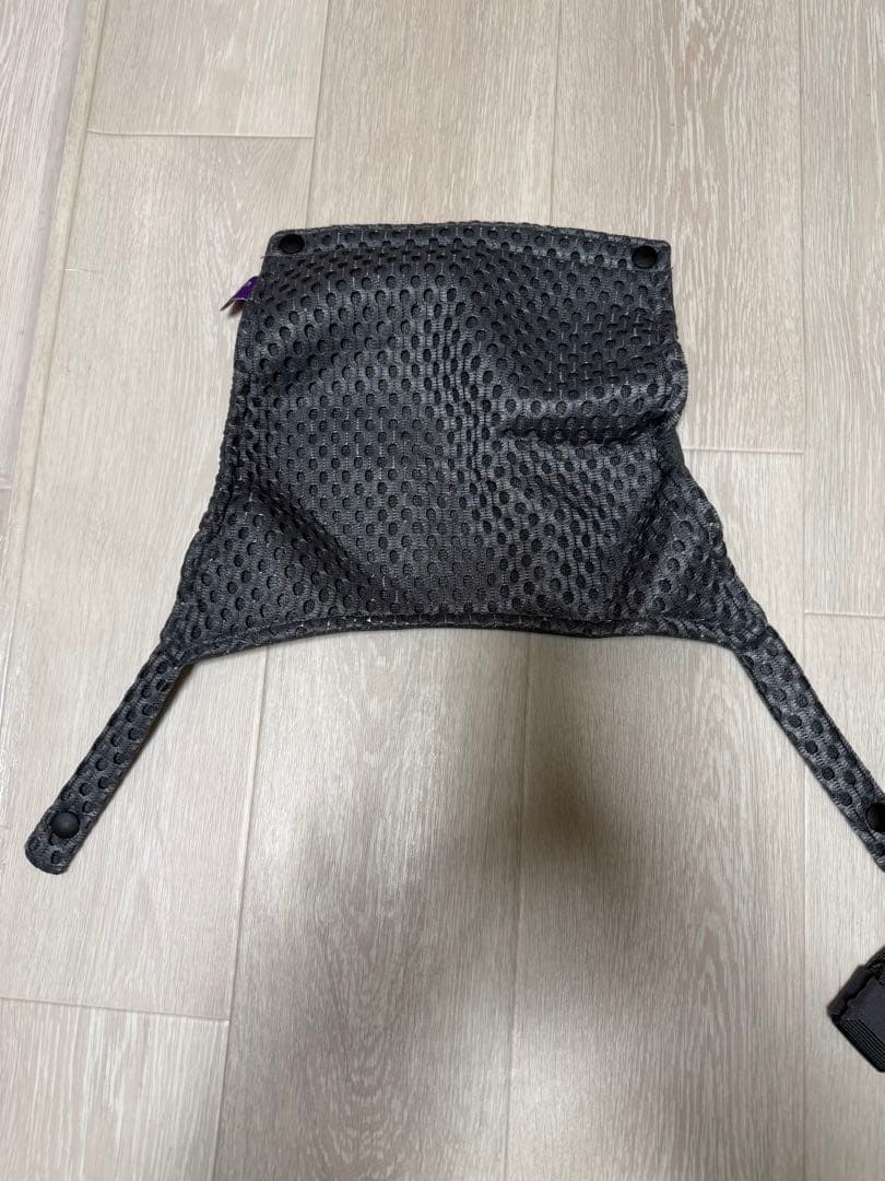 bebe swan メッシュ抱っこ紐　グレー