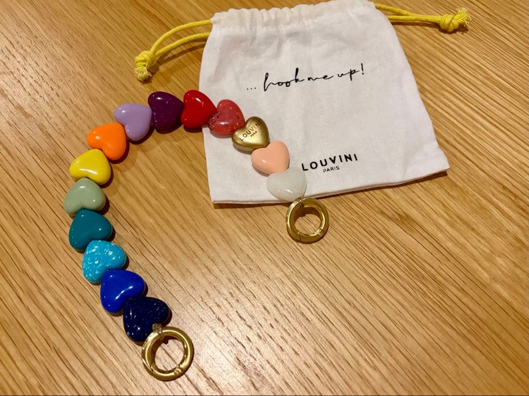 LOUVINI ハート型ビーズ ストラップ