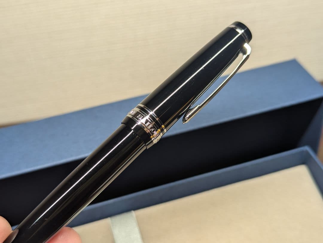 セーラー万年筆 プロフェッショナルギアスリム 銀 ブラック 細字（F）