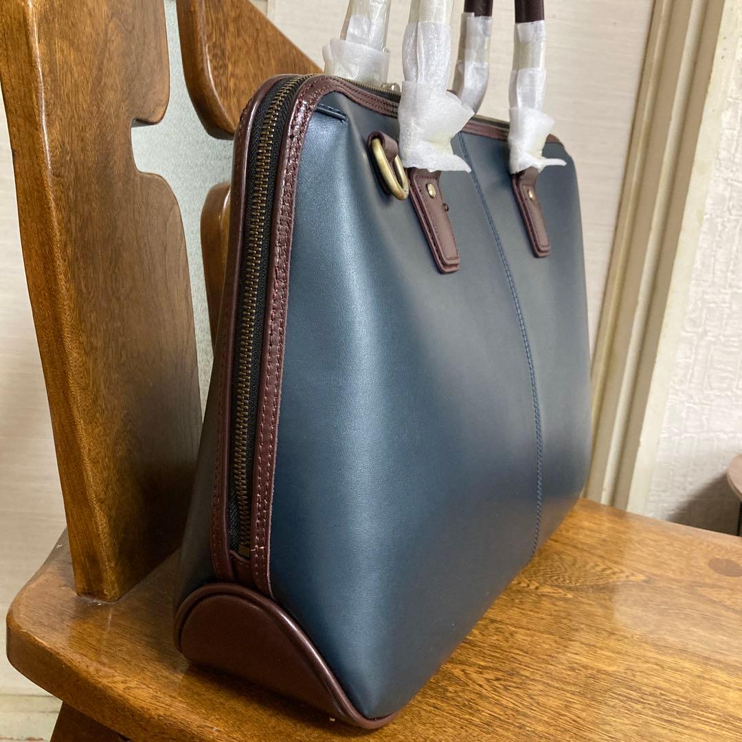 【新品未使用】GOLDMENレザービジネスバッグ .A4 B4 PC.自立底鋲