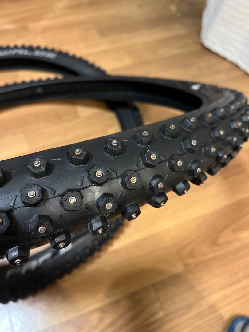 SCHWALBE ICE SPIKER PRO 27.5 アイススパイカー ２本