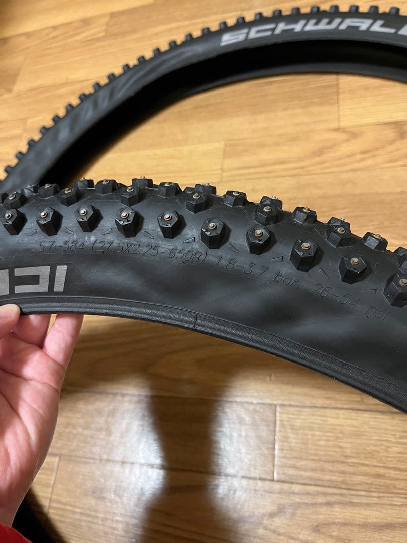 SCHWALBE ICE SPIKER PRO 27.5 アイススパイカー ２本
