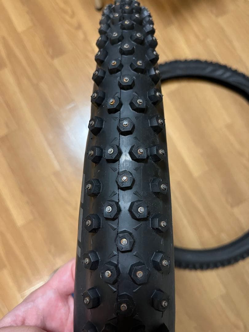 SCHWALBE ICE SPIKER PRO 27.5 アイススパイカー ２本