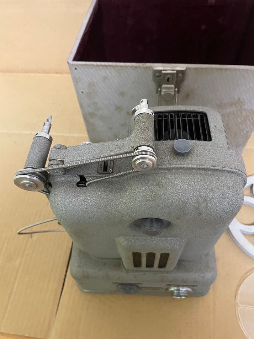 ELMO E-80 8㎜ プロジェクター 映写機【ジャンク品】