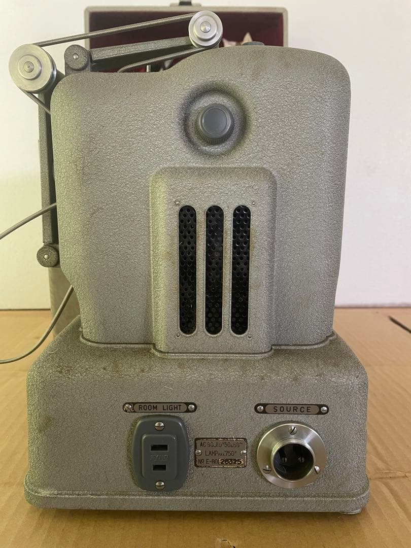 ELMO E-80 8㎜ プロジェクター 映写機【ジャンク品】