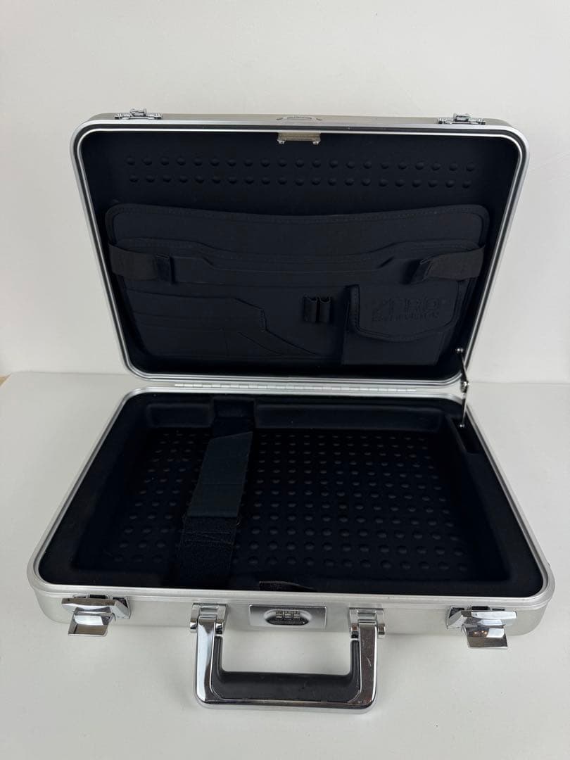 ゼロハリバートン　アルミ製アタッシュケース　現状