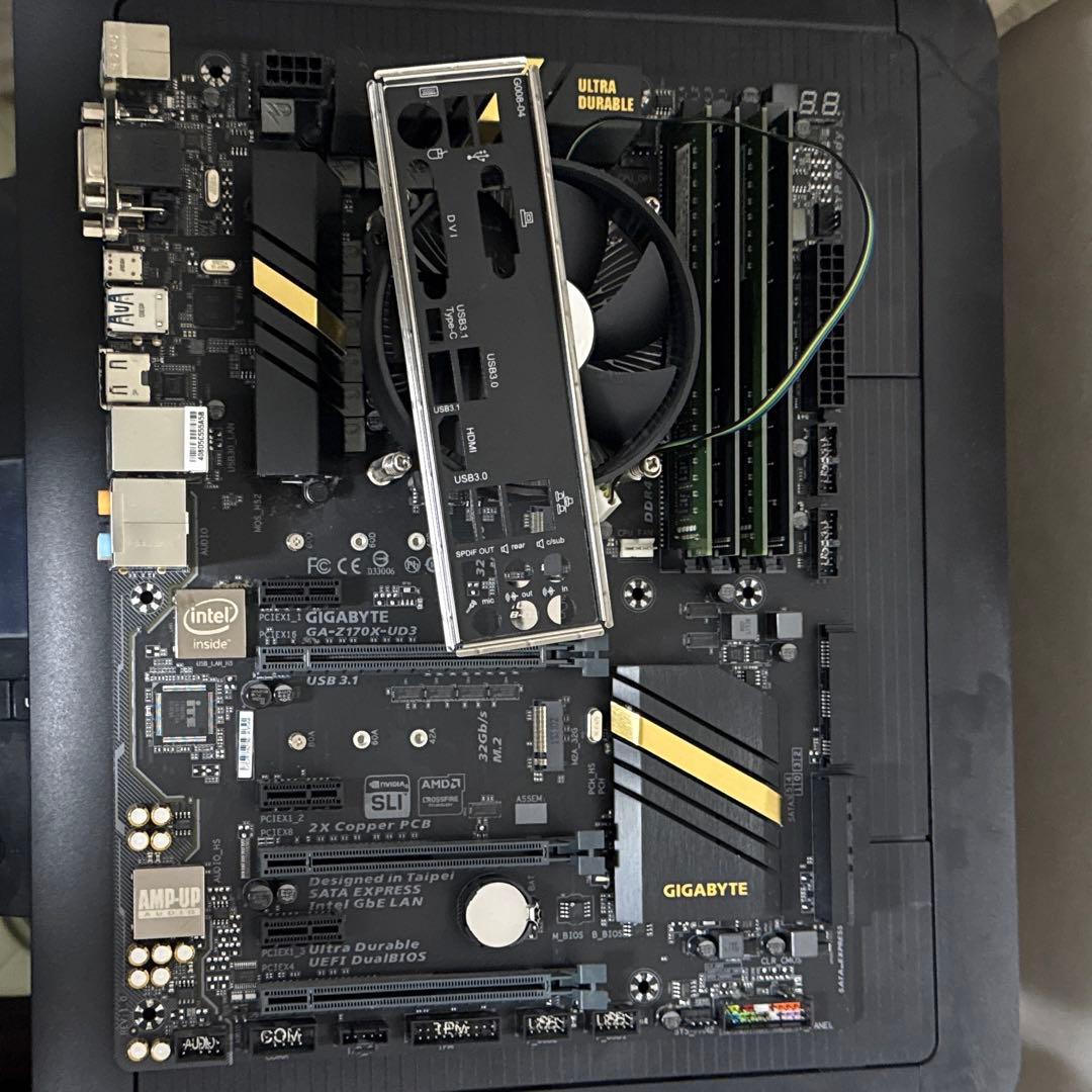 GIGABYTE GA-Z170X-UD3 と　650w ATX電源