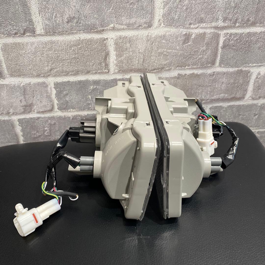 ♦︎ダイハツ　ハイゼット　トラックS500P S510P純正左右テール