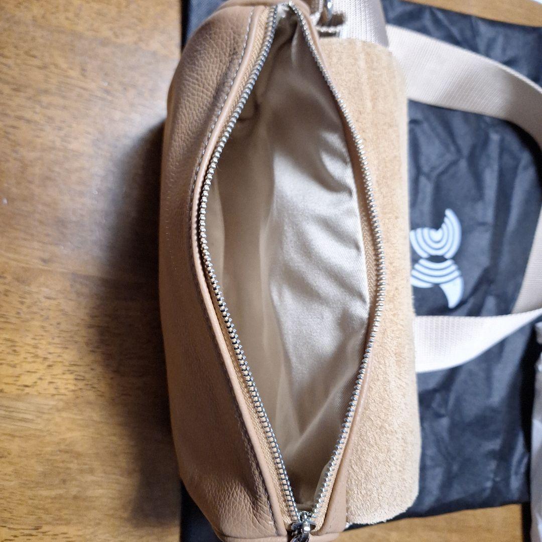 LAURA DI MAGGIOボディバッグ