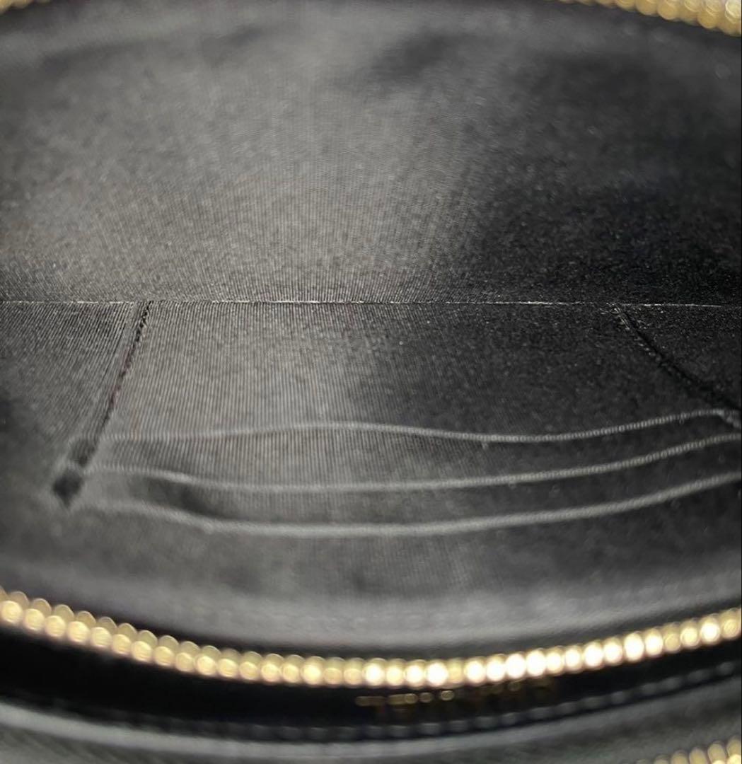 CHANELシャネル【ほぼ新品】チェーンウォレット バイカラー