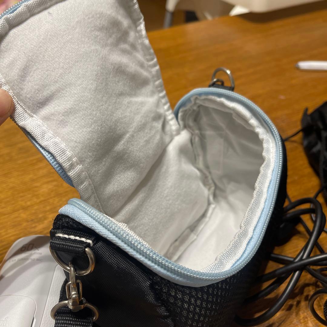 ビデオカメラSONY HDR-CX670　キャリングバッグ　脚立付き　ホワイト