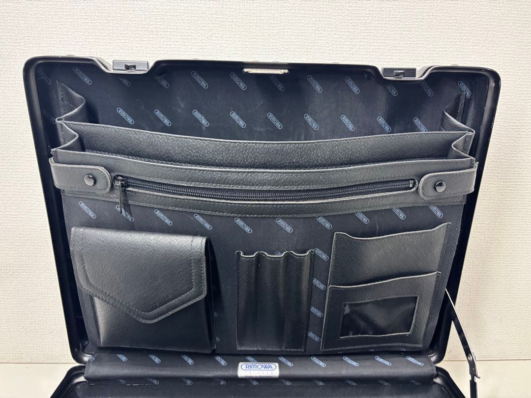 RIMOWA リモワ アタッシュケース バッグ　ポリカーボネート グリーン