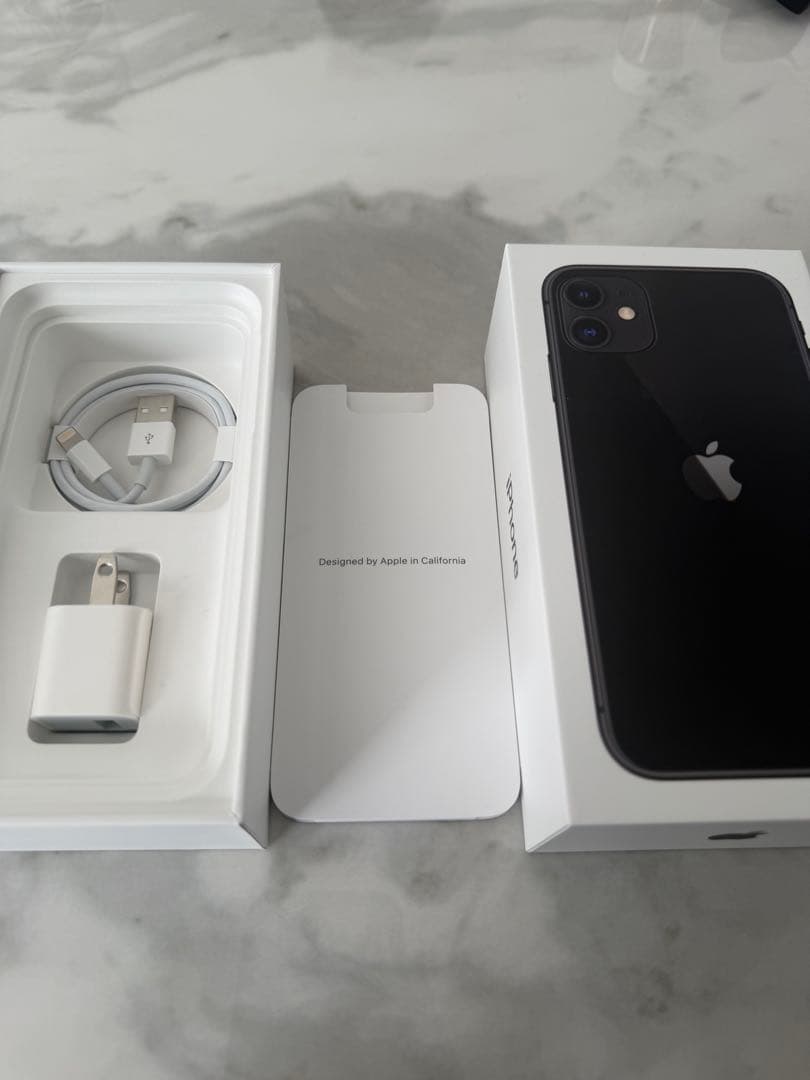 Apple iPhone 11 128GB ブラック 本体 箱、充電器付き