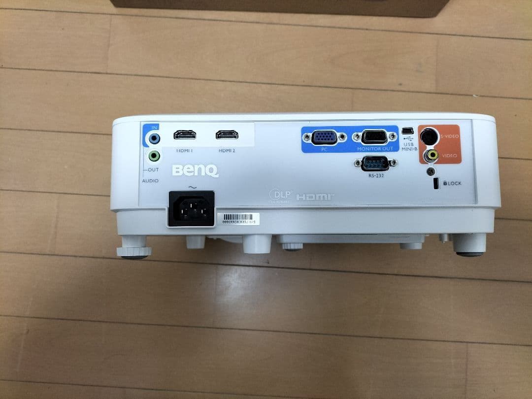 BENQ W1050 プロジェクター本体