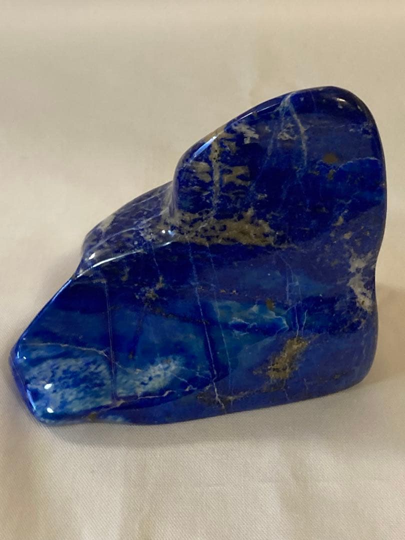 ラピスラズリ 原石光沢あり　深い青　高品質