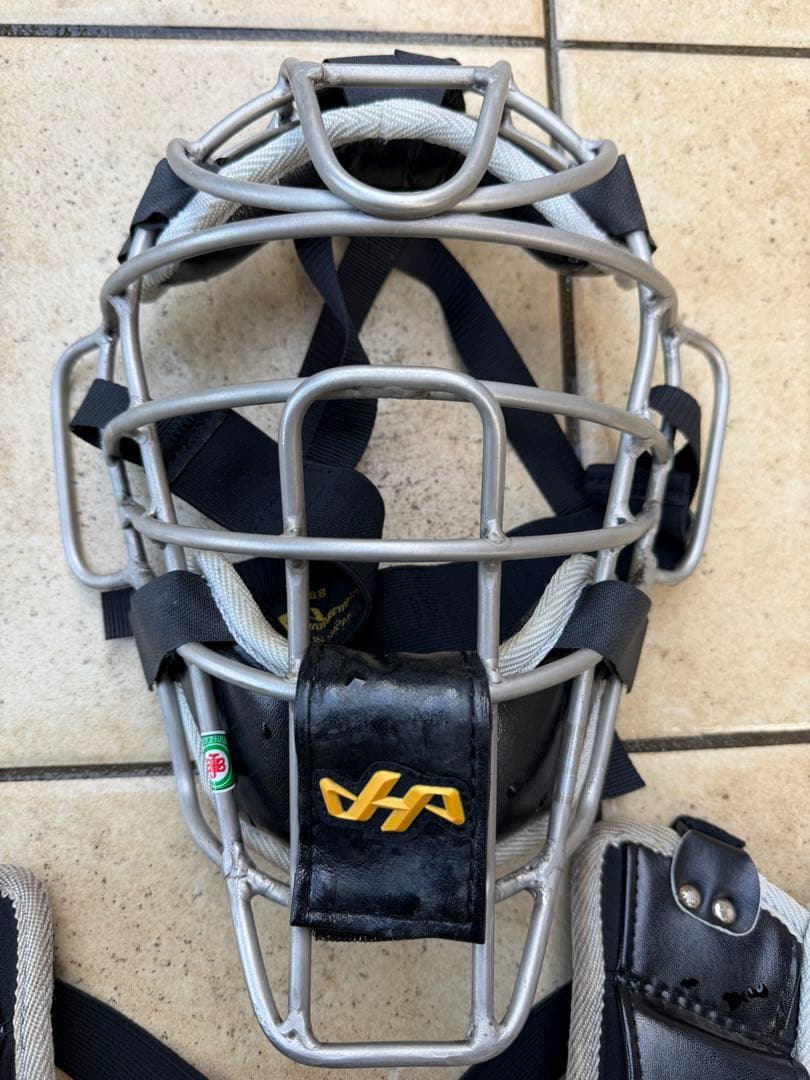 ハタケヤマ　軟式　オーダーキャッチャー防具 シルバー/ブラック