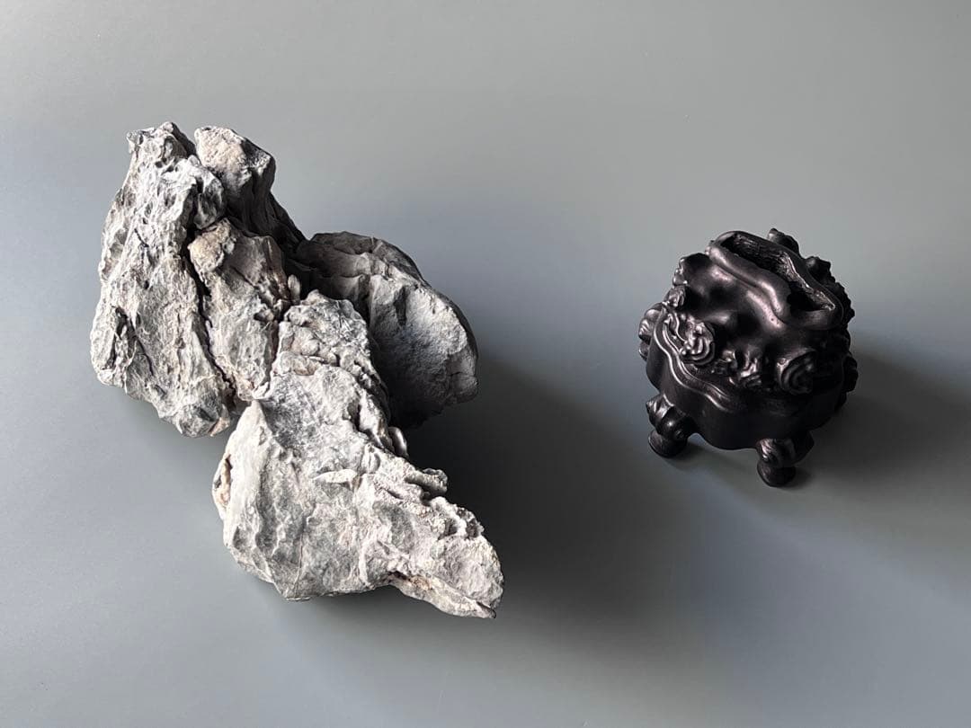 「銀索」　天然石　鑑賞石　飾り石　中国美術　置物　太湖石　灵璧石　インテリア