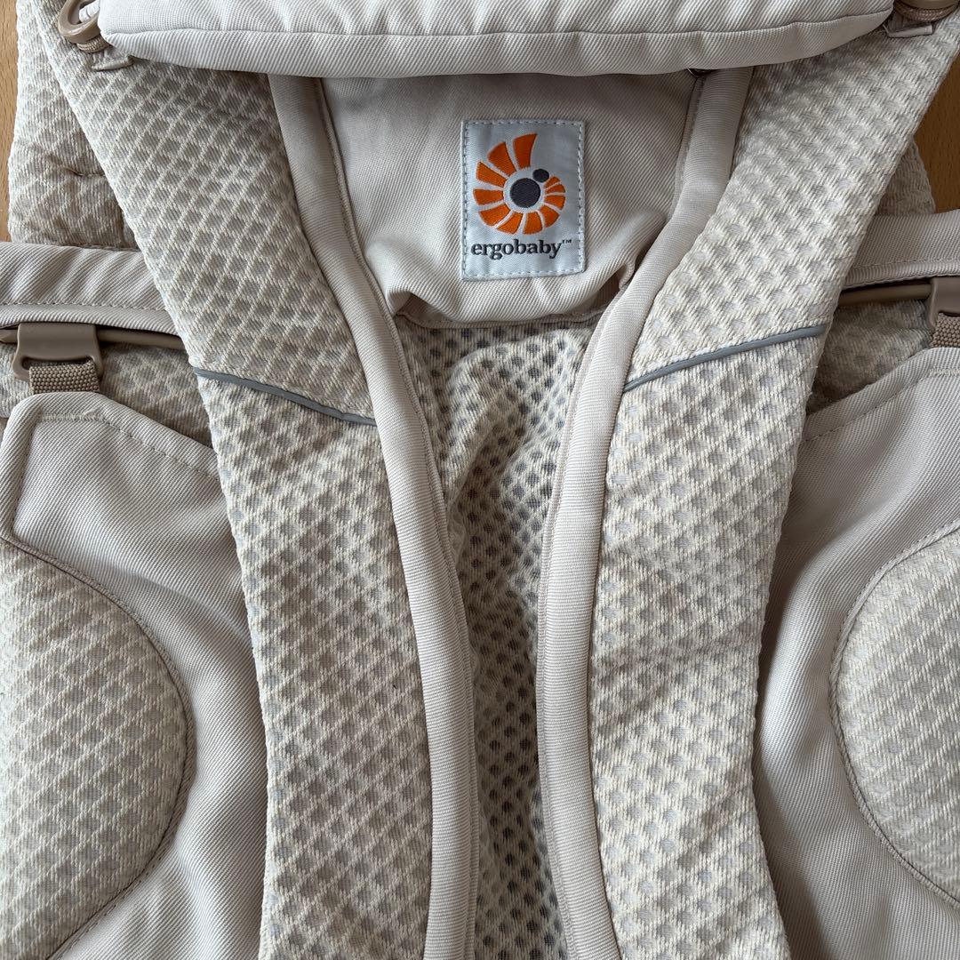 ergobaby 抱っこ紐 ベージュ　箱、説明書付き　オムニブリーズ　エルゴ