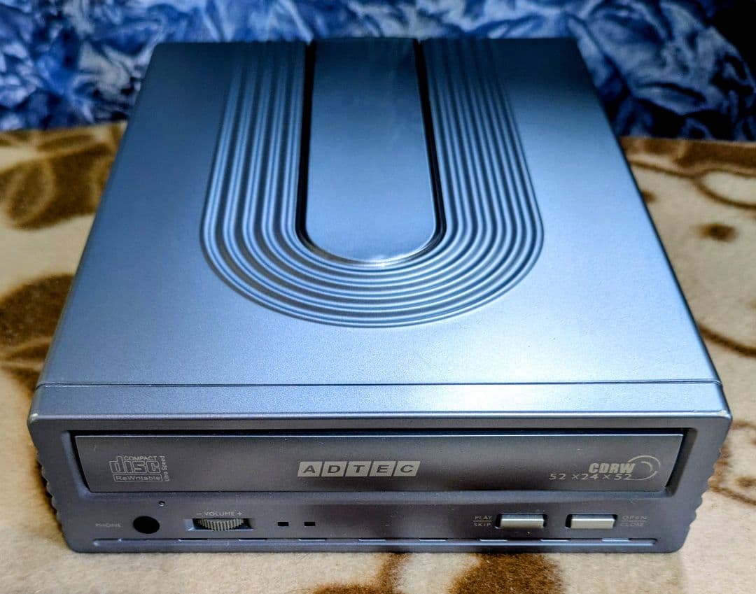 ADTEC 52倍速CD−R/RWドライブAD−RW5224EU2　レトロ