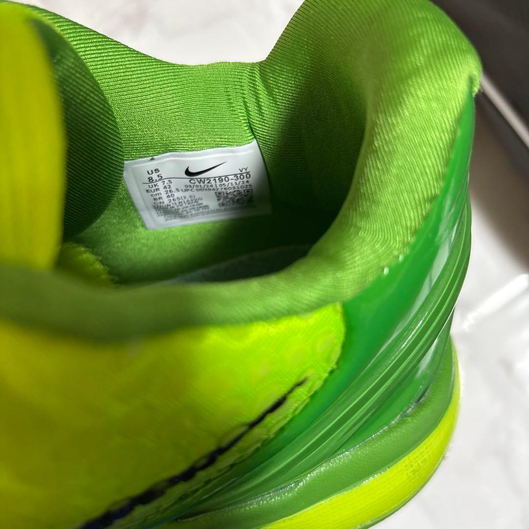 コービー・ブライアント バスケットシューズ 蛍光イエロー