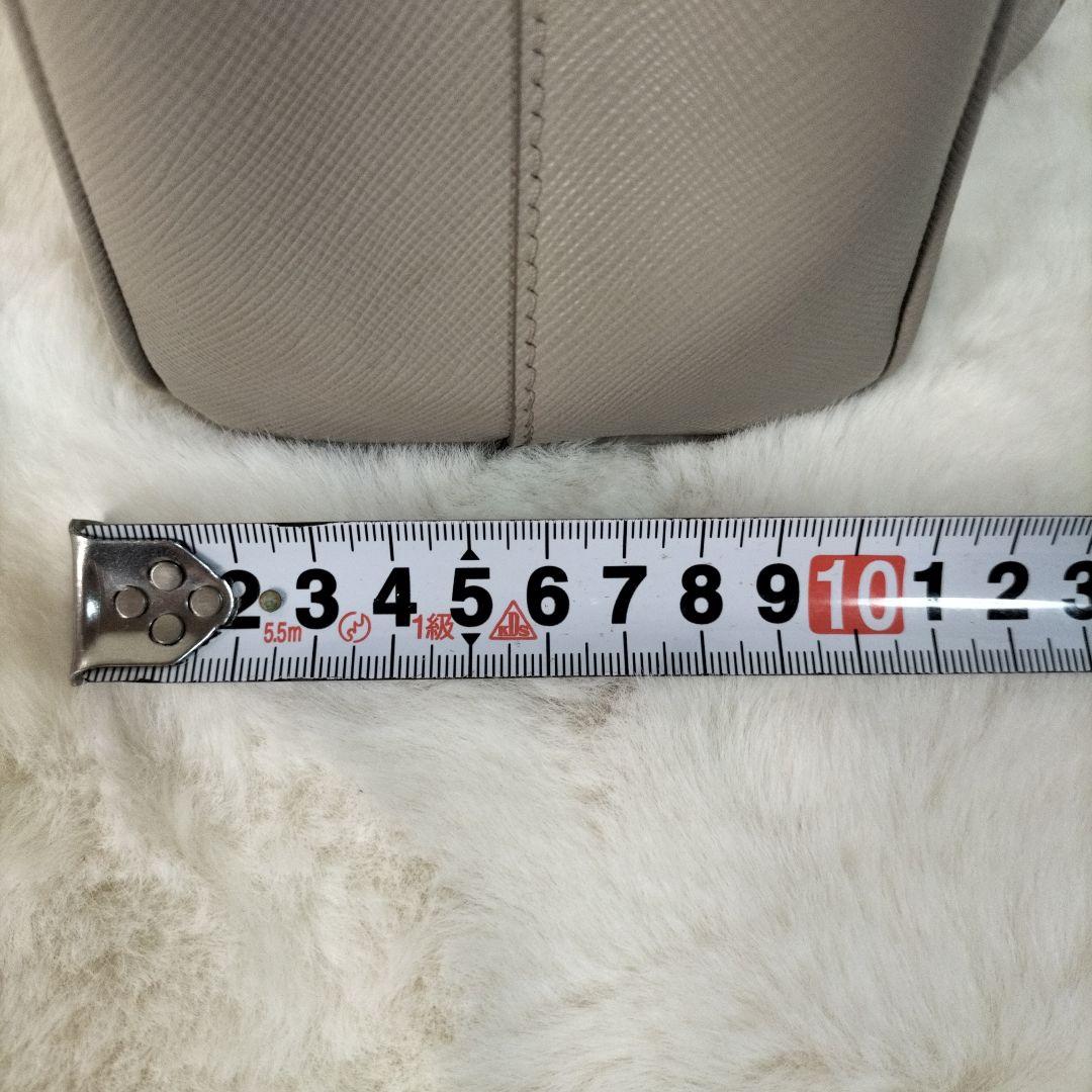 PRADA　プラダ　サフィアーノ　POMICE　ハンドバッグ