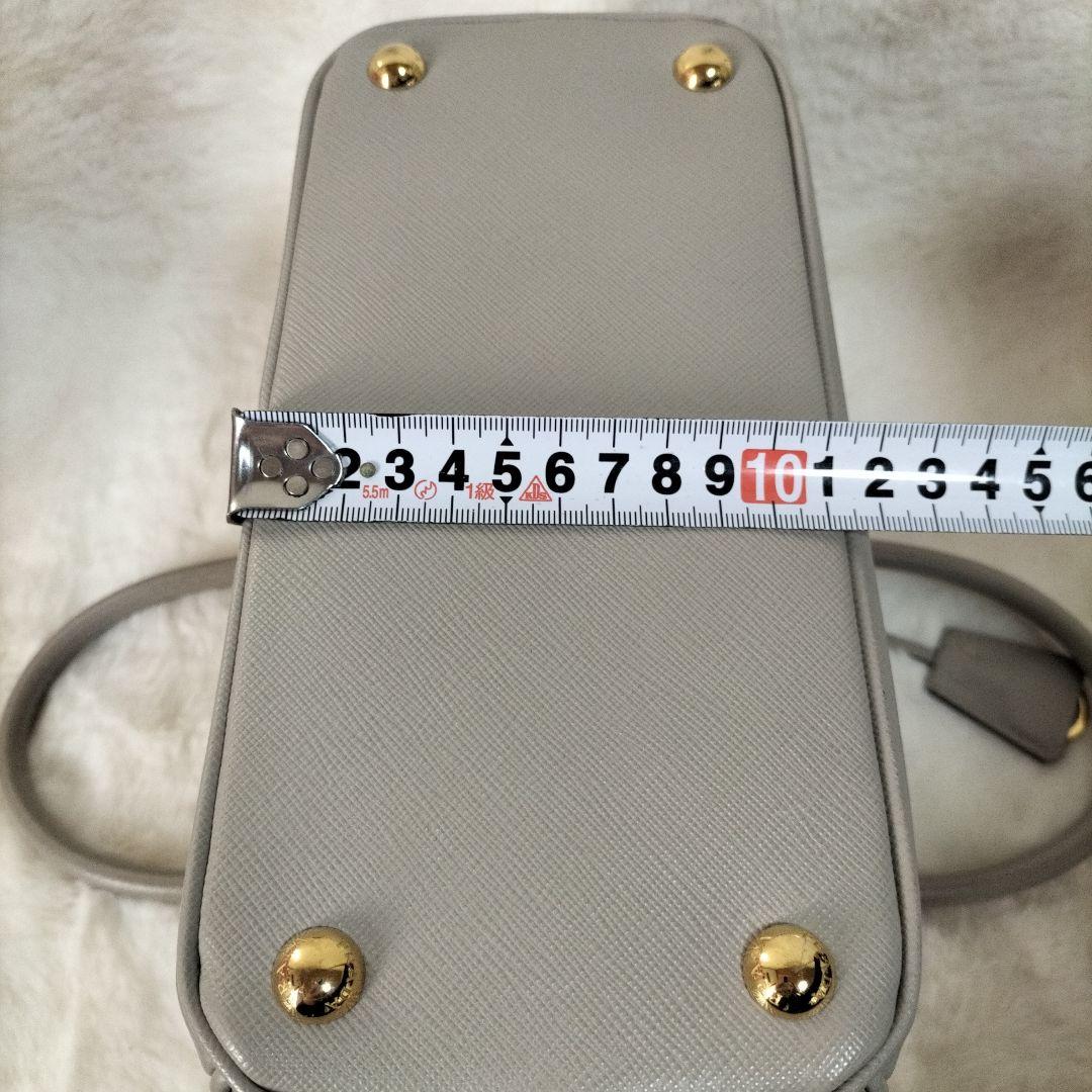 PRADA　プラダ　サフィアーノ　POMICE　ハンドバッグ