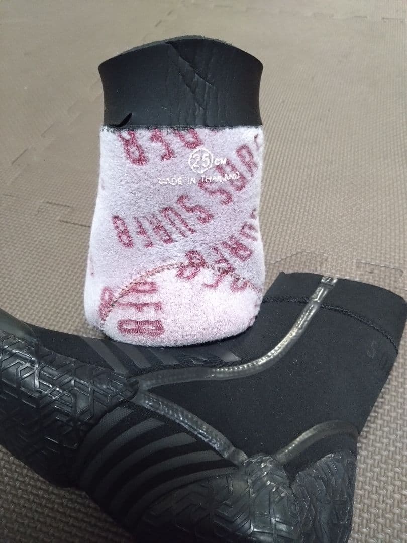 Bewet　５mm×３mmセミドライウェットスーツ　サーフブーツ、グローブ付き