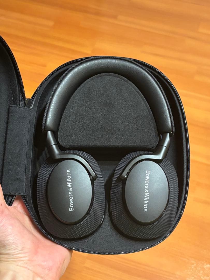 ク*ロ様 Bowers & Wilkins ヘッドホン Px7S2E スタンド付