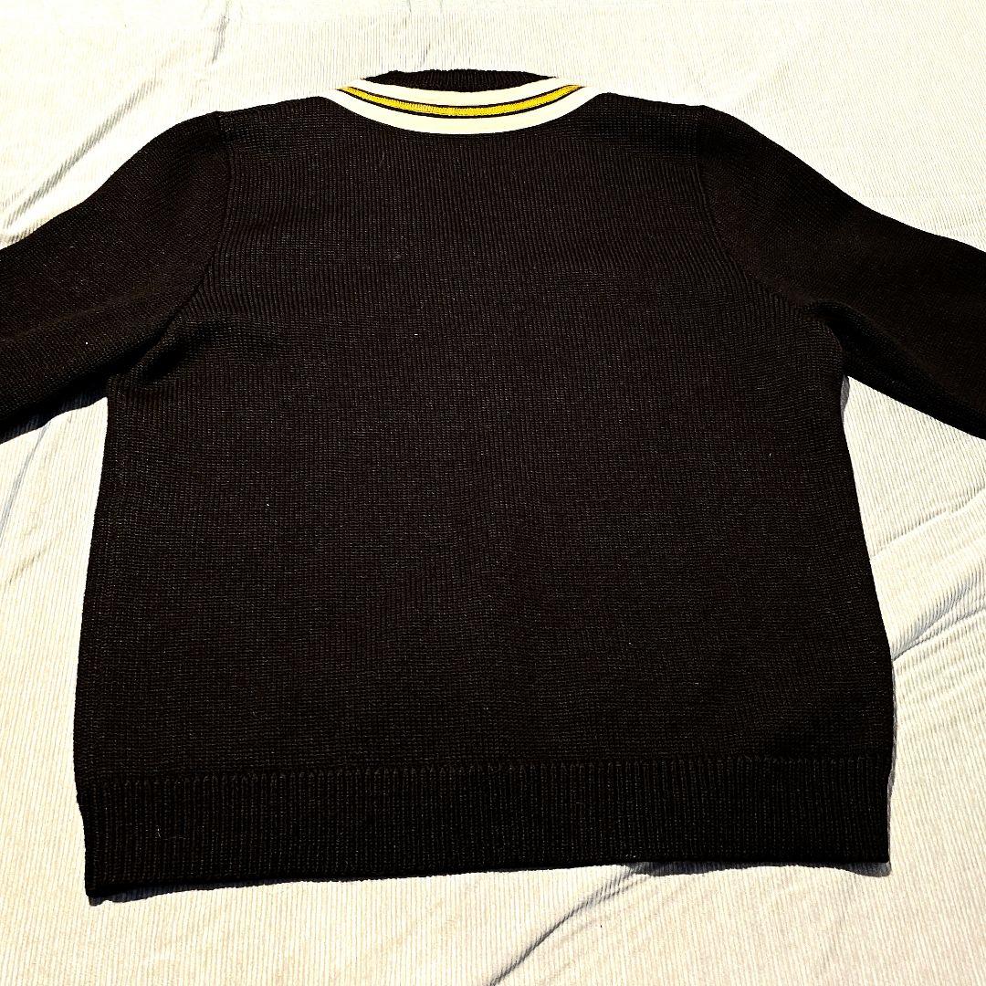 【美品】GUCCIBEE ワッペンVネックニットトップス 黒 XLサイズ