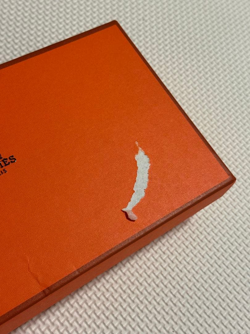 【新品未使用】Hロゴ ブラックショルダーバッグ