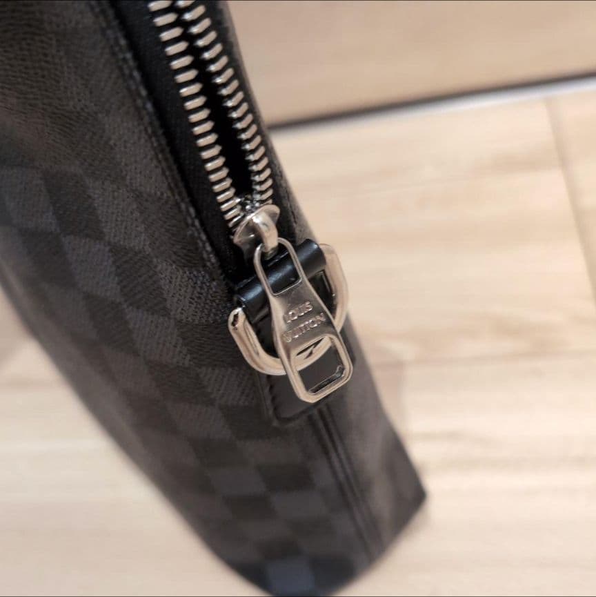 Louis Vuitton ルイ ヴィトン ダミエ・グラフィット ビジネスバッグ