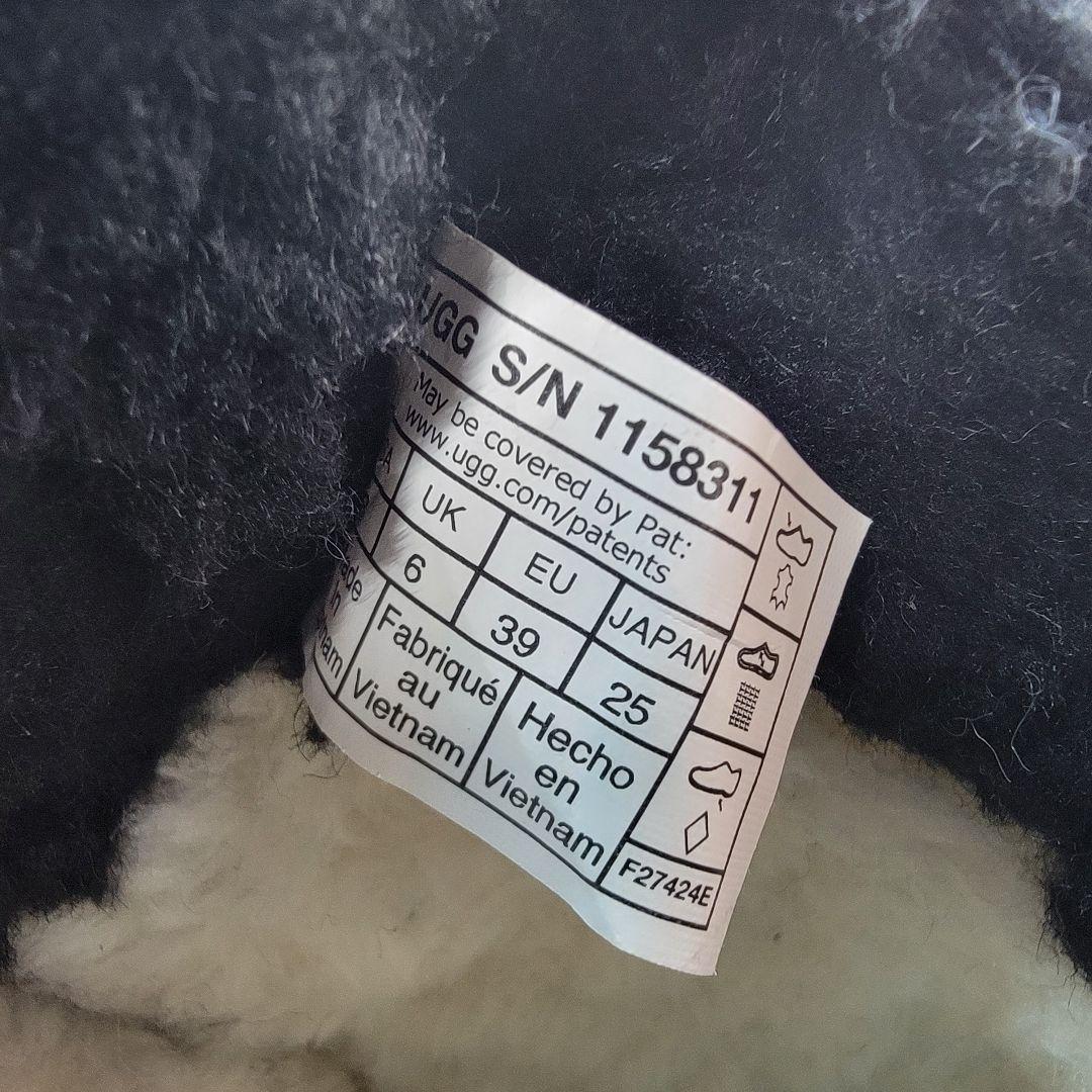 アグ クラシック ウルトラ ミニ ニュー ハイツ ブラック 25cm